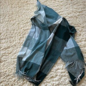 Classic Check Scarf in Cashmere